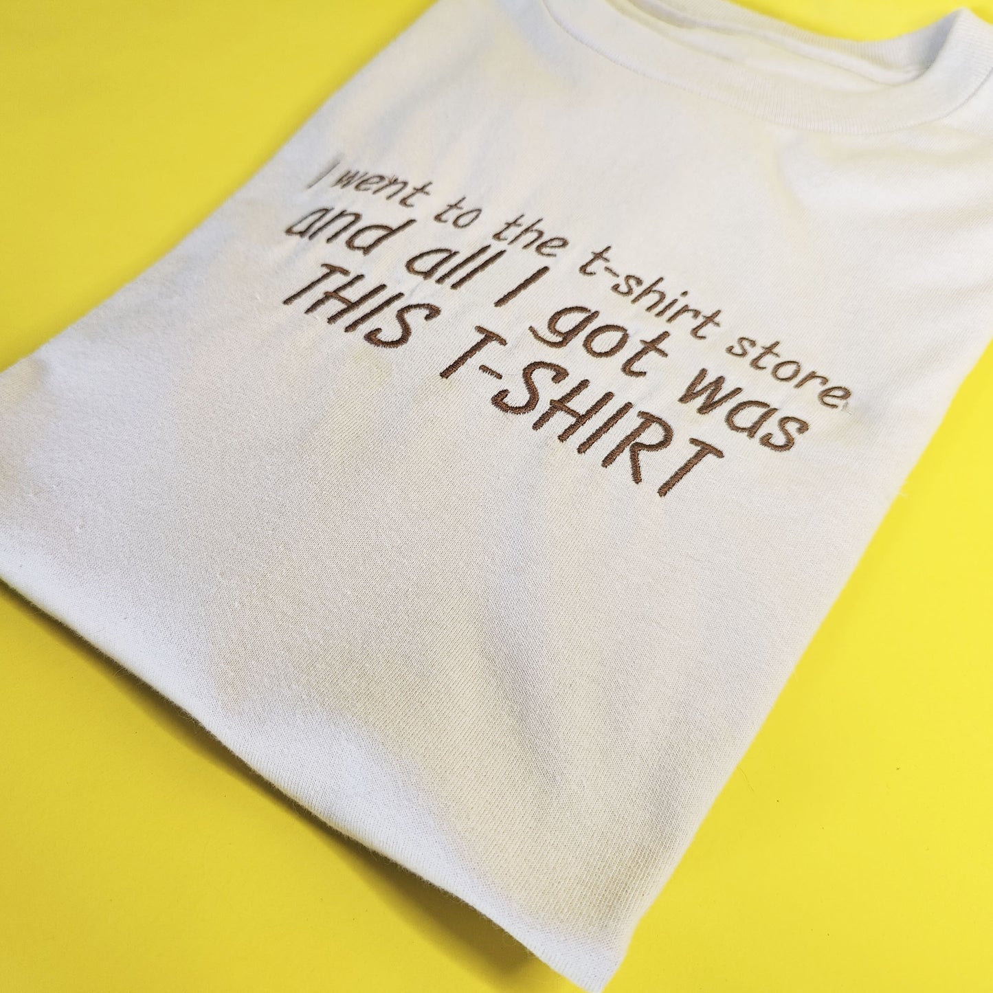 T-Shirt Embroidered Tee