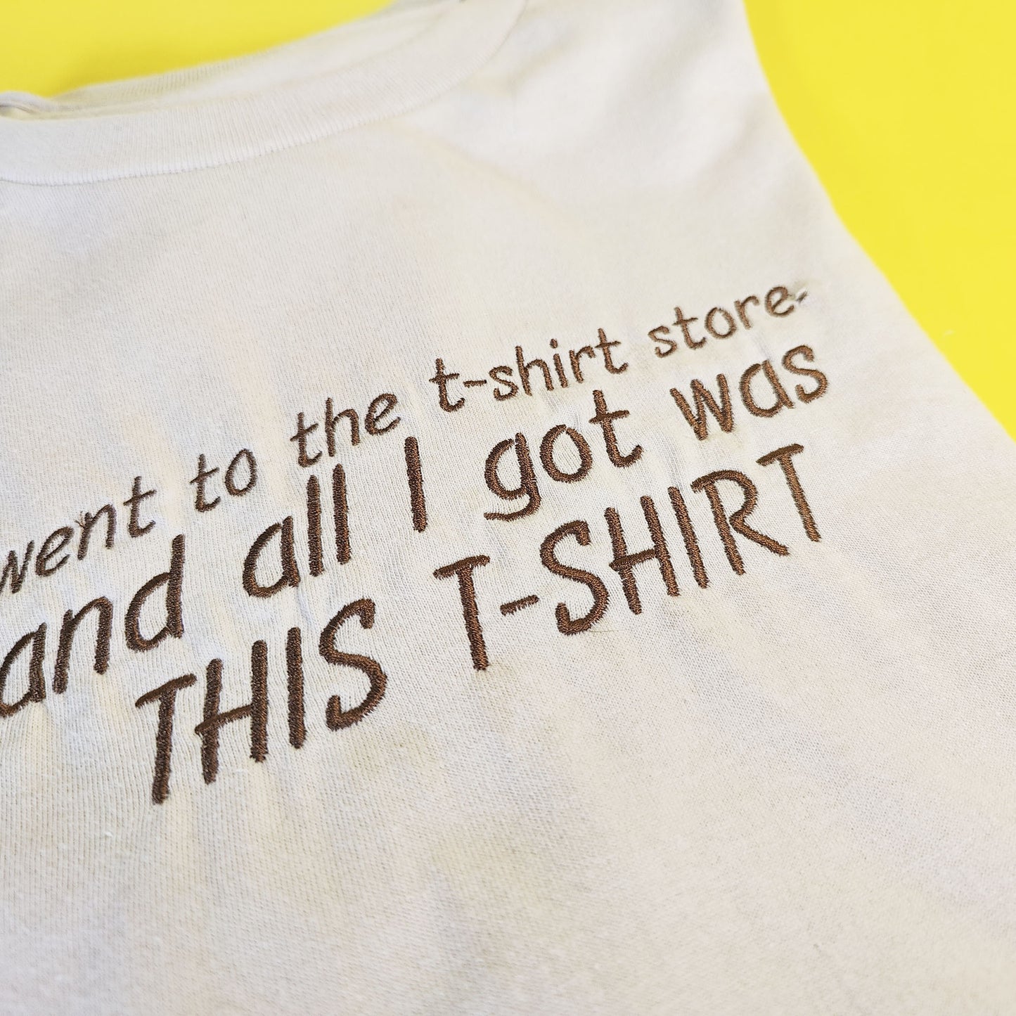 T-Shirt Embroidered Tee